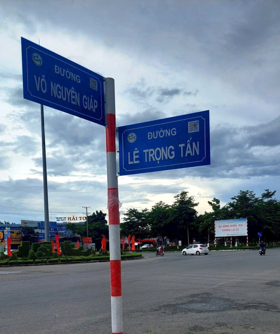 Cặp nền đường vào NAM LONG 3 CẦN THƠ 