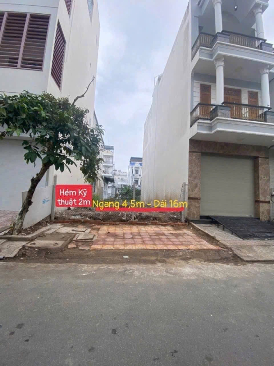 Nền đường B3 Hưng Phú 72m2 , cặp bên Chung cư