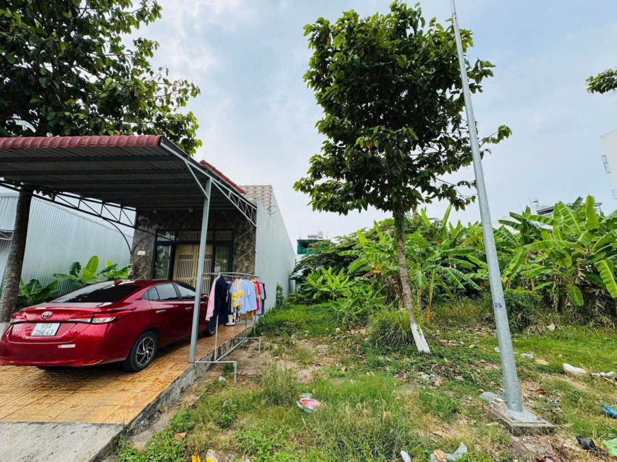 Nền đường Trần Văn Trà - A3 KDC Hưng Phú