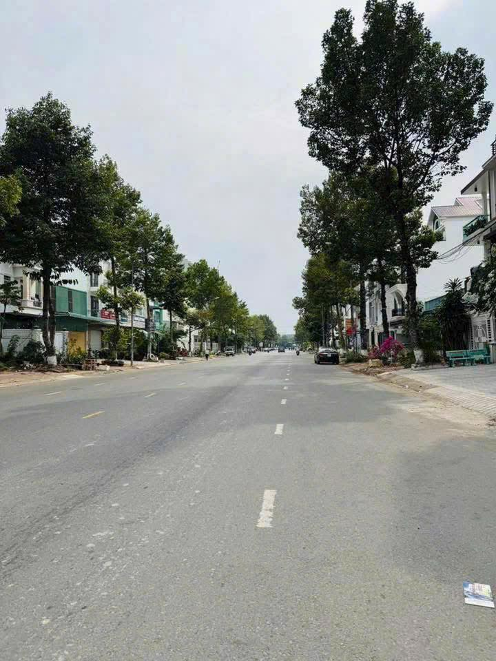 Nền đường Trần Văn Trà - A3 KDC Hưng Phú