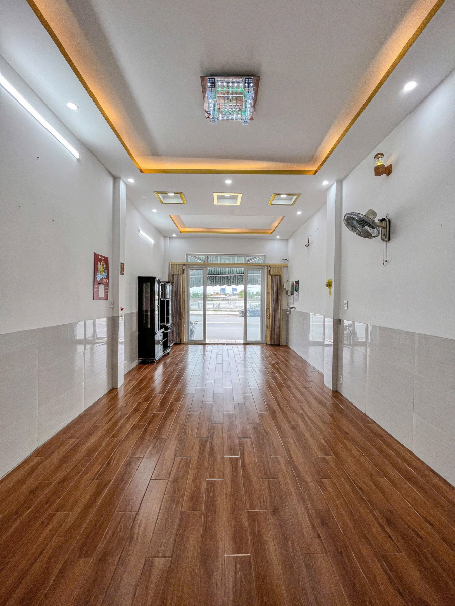 Nhà Mặt Tiền Đường Tầm Vu Lớn